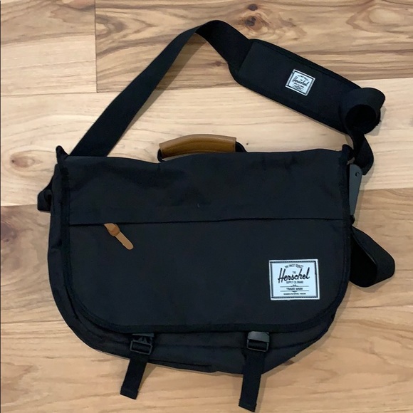 Herschel Supply Company Other - Herschel Black Messenger Bag